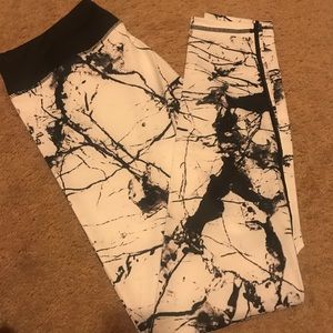 Marble “lighting” leggings